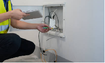 As implantações de fibra óptica estão se expandindo gradualmente de backbones ou salas de equipamentos para usuários de desktop e residenciais